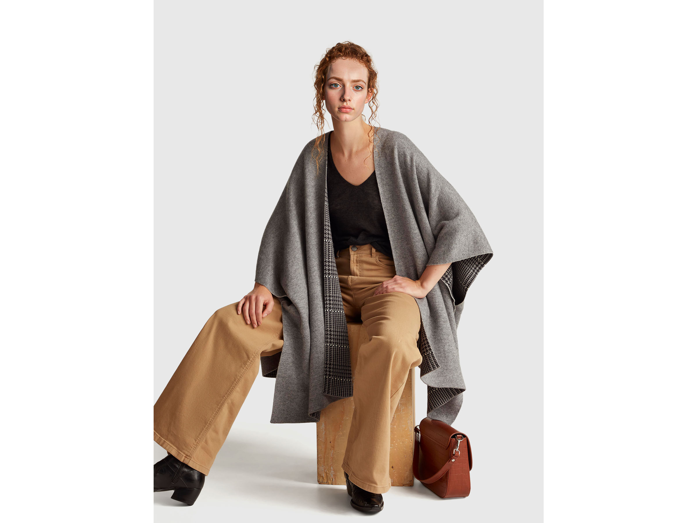 CAPE Women image number 3